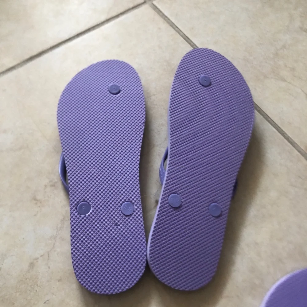 NEW Old Navy Women’s Lavender Flip Flop Sandals - Casual Beach Slides
